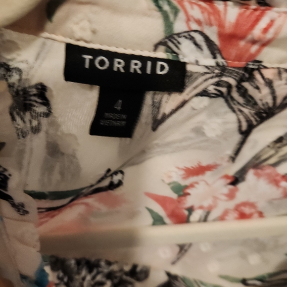 Torrid floral shirt size 4 - Picture 4 of 5